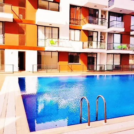 דירה Uptown App & Pool Daily Contactless Check In & Check Out פמגוסטה