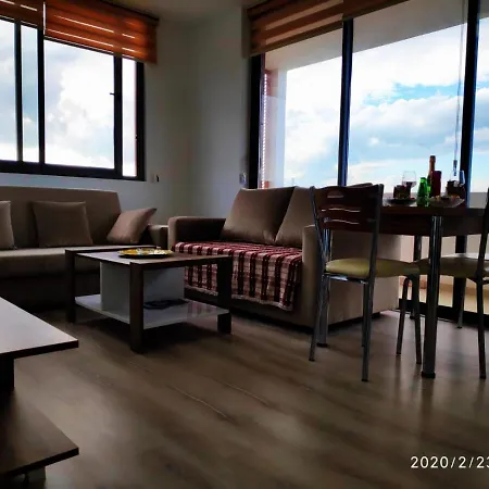 Uptown App & Pool Daily Contactless Check In & Check Out Apartmán *