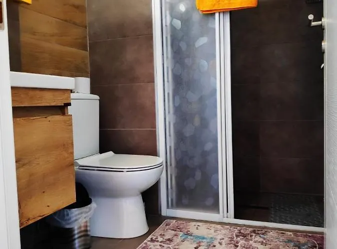 Uptown App & Pool Daily Contactless Check In & Check Out *