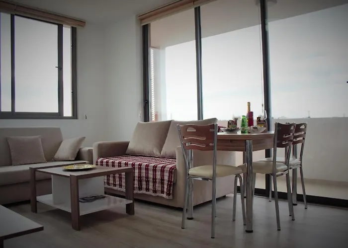 Uptown App & Pool Daily Contactless Check In & Check Out Apartamento