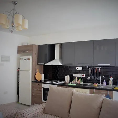 Uptown App & Pool Daily Contactless Check In & Check Out Appartement