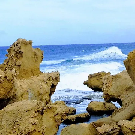 Uptown App & Pool Daily Contactless Check In & Check Out Daire *