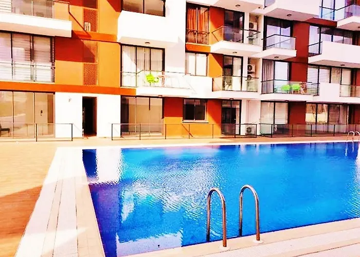 아파트 Uptown App & Pool Daily Contactless Check In & Check Out 파마구스타