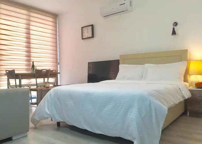 Apartament Uptown App & Pool Daily Contactless Check In & Check Out