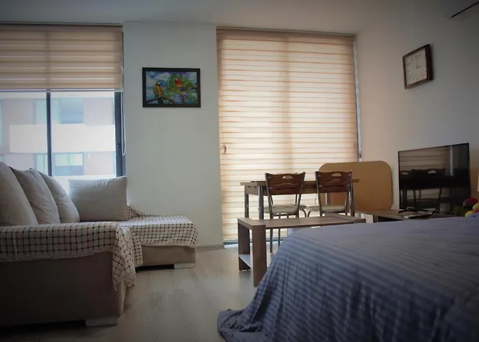 Uptown App & Pool Daily Contactless Check In & Check Out 파마구스타