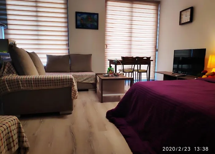 Uptown App & Pool Daily Contactless Check In & Check Out 파마구스타